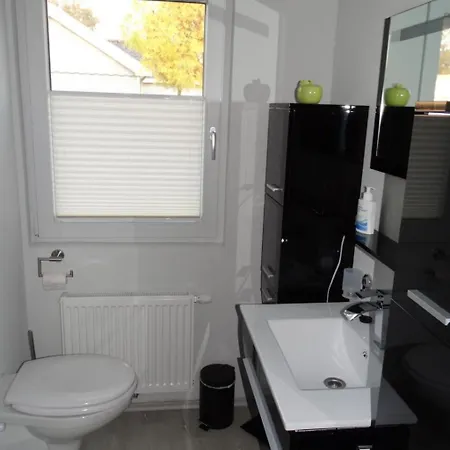 Schoenes In Mit Garten- Grill Und Terrasse By Interhome *